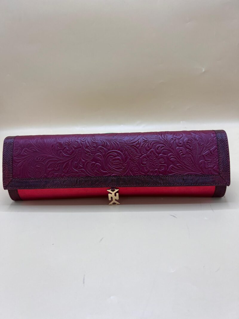 AMSATOU CLUTCH MOYEN