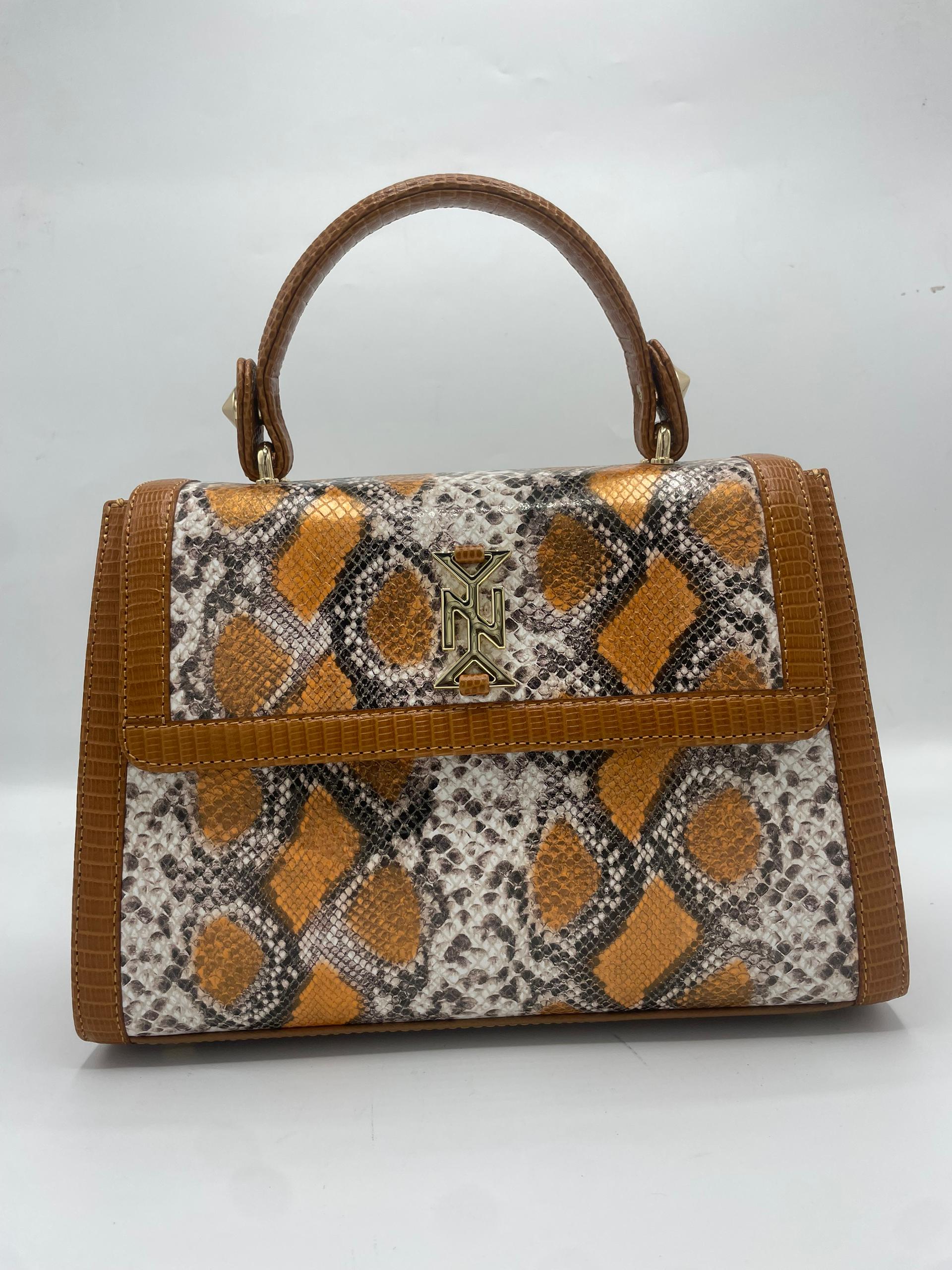BCBG FLAP